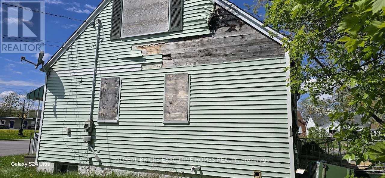 5168 Stanley photo 3