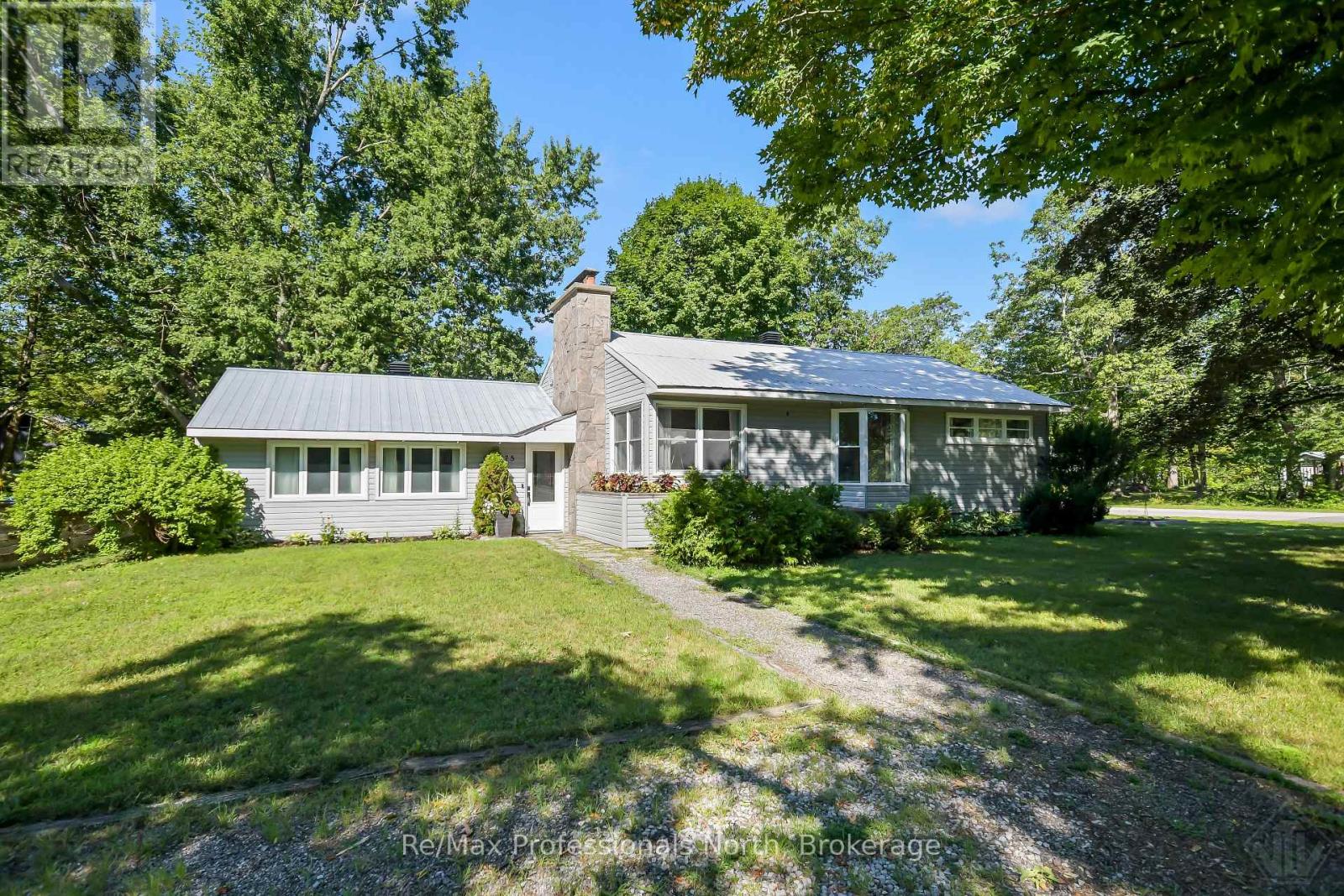 775 MUSKOKA BEACH