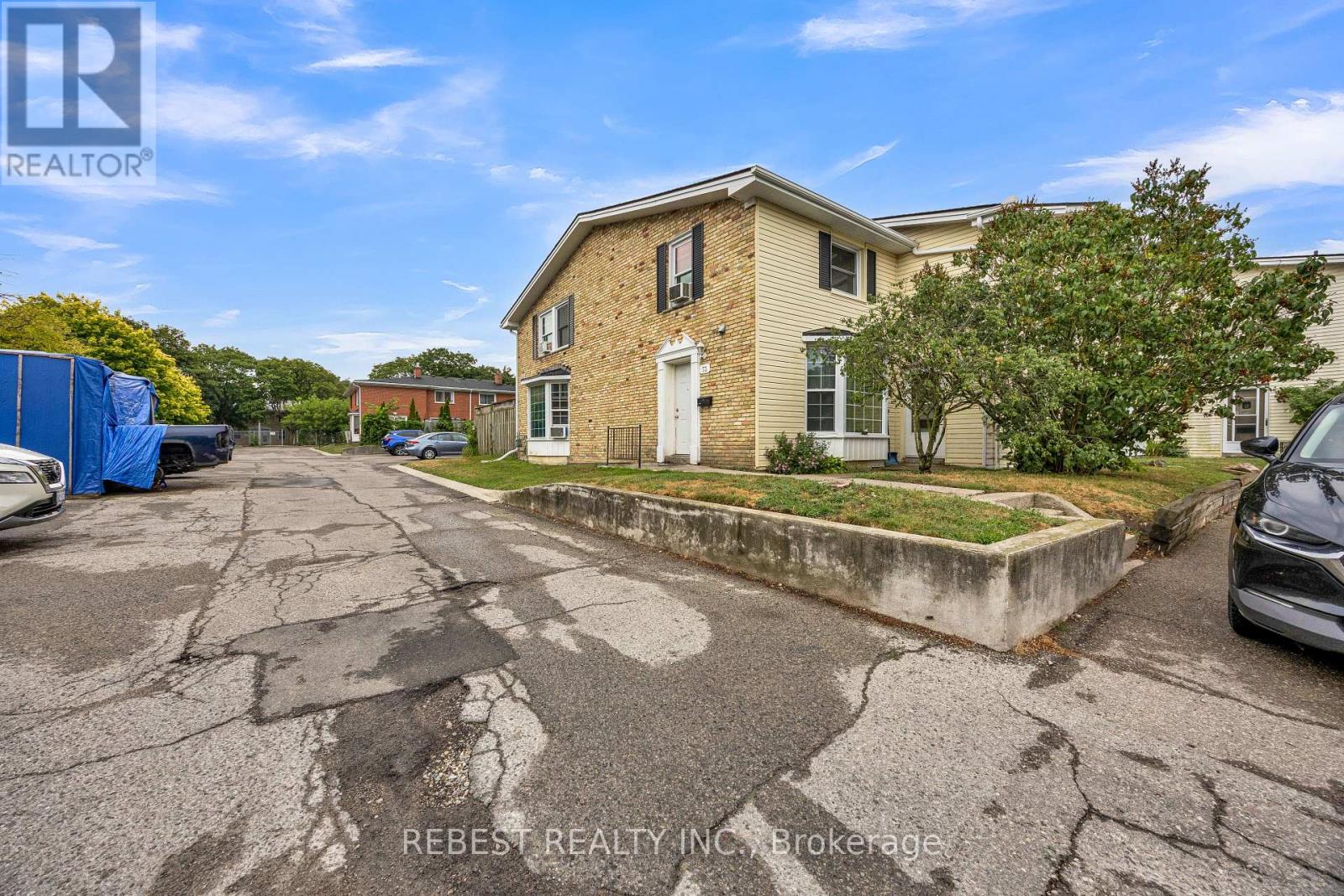 73 Arbour Glen Unit 1