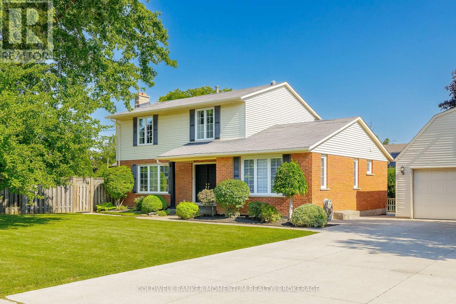 212 Livingston
