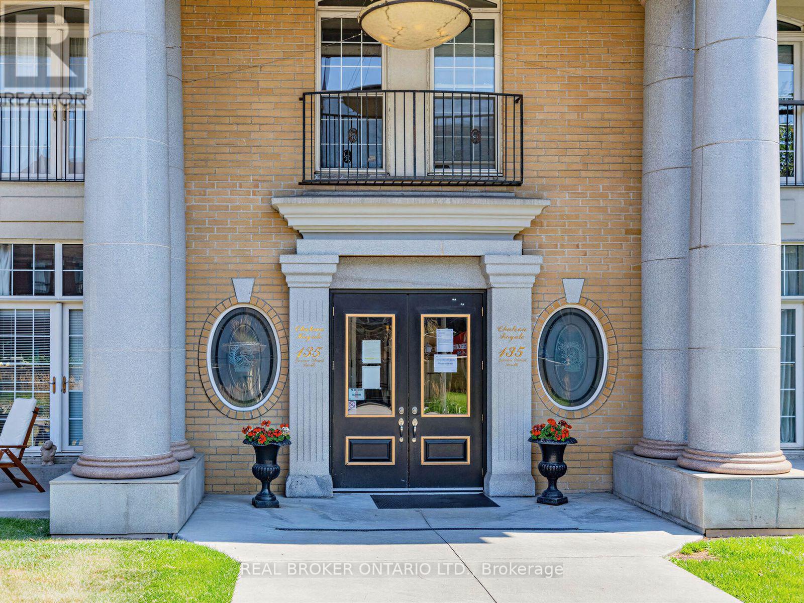 135 James Unit 1011