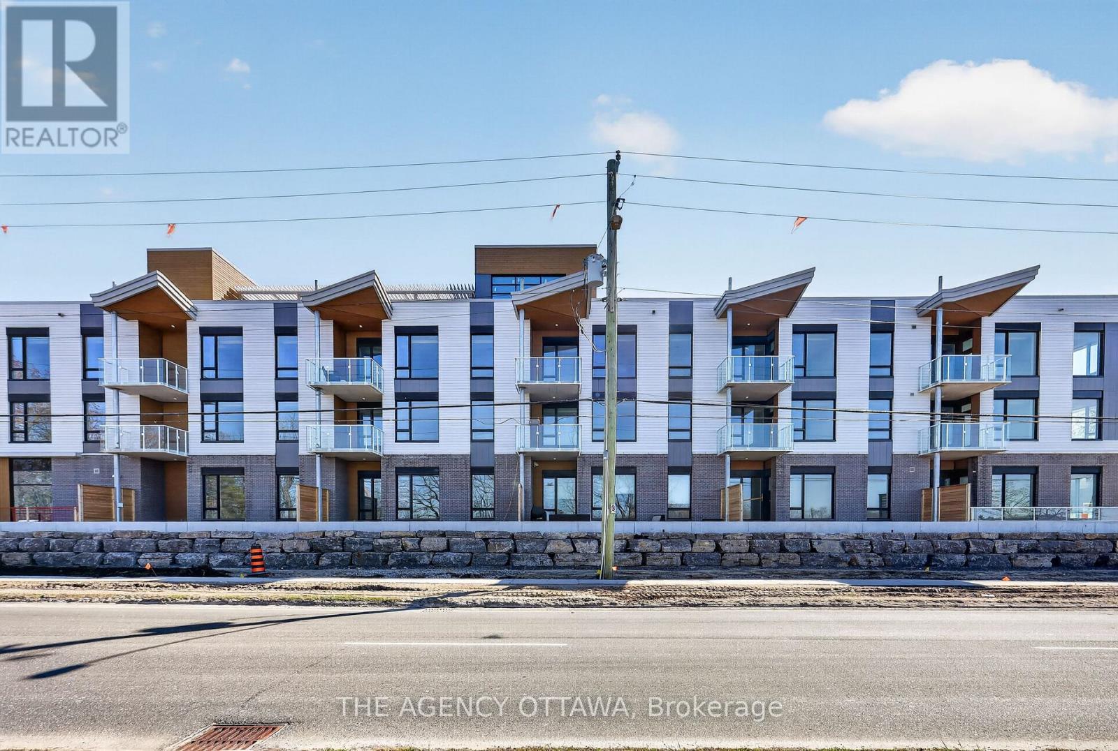3085 Riverside Unit 103