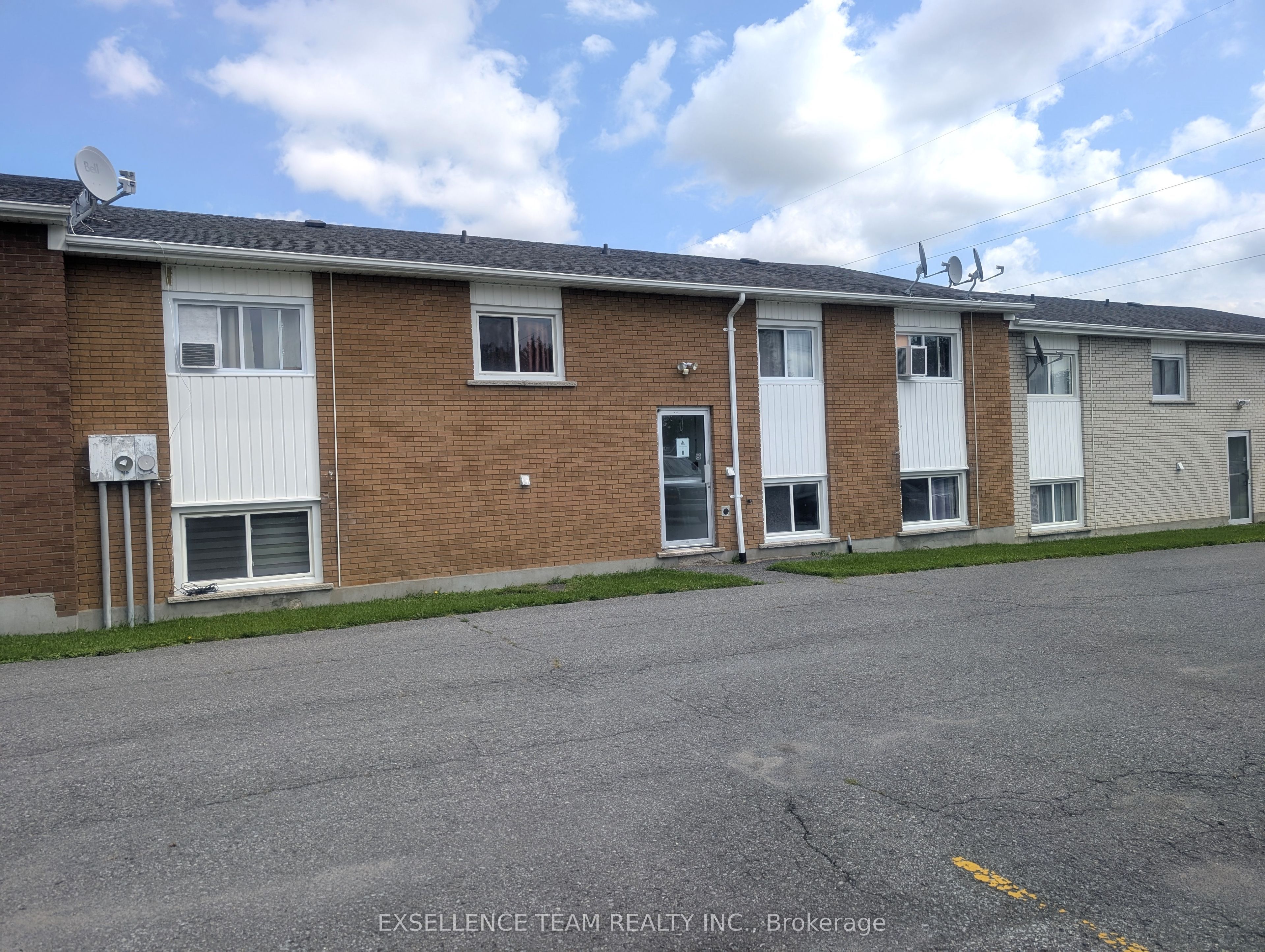 1448 St Michel