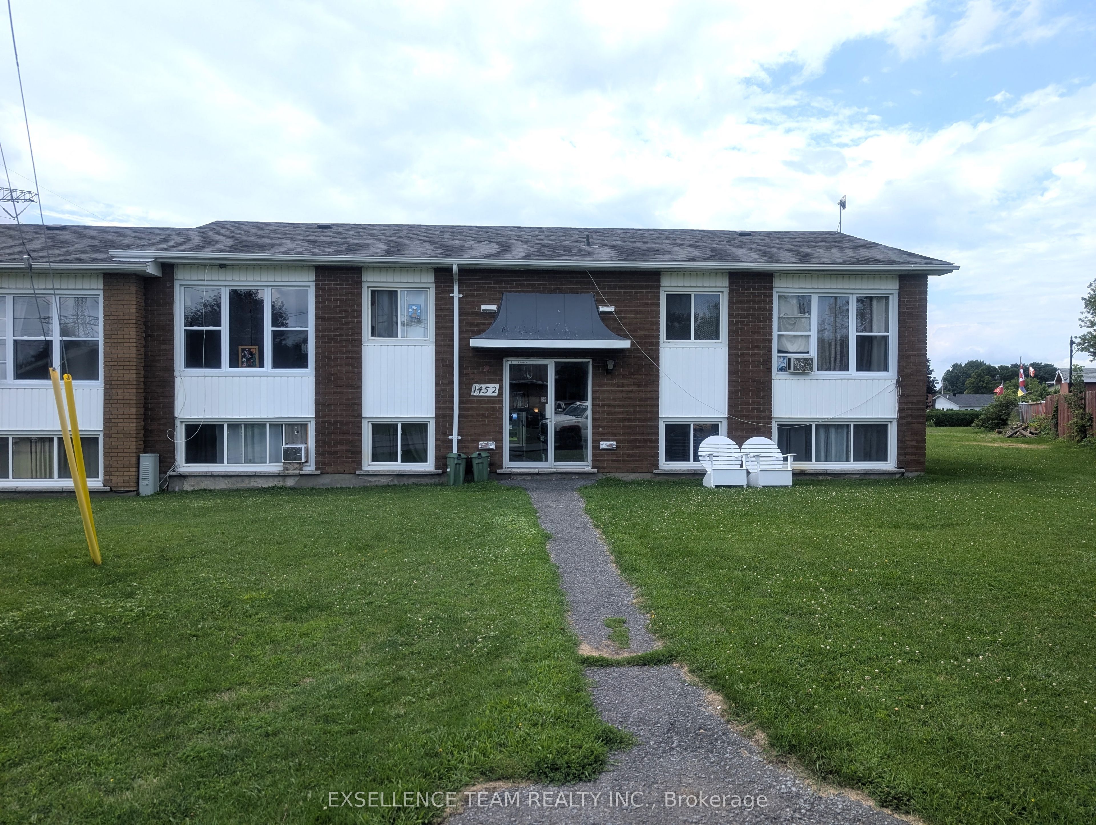 1452 St Michel