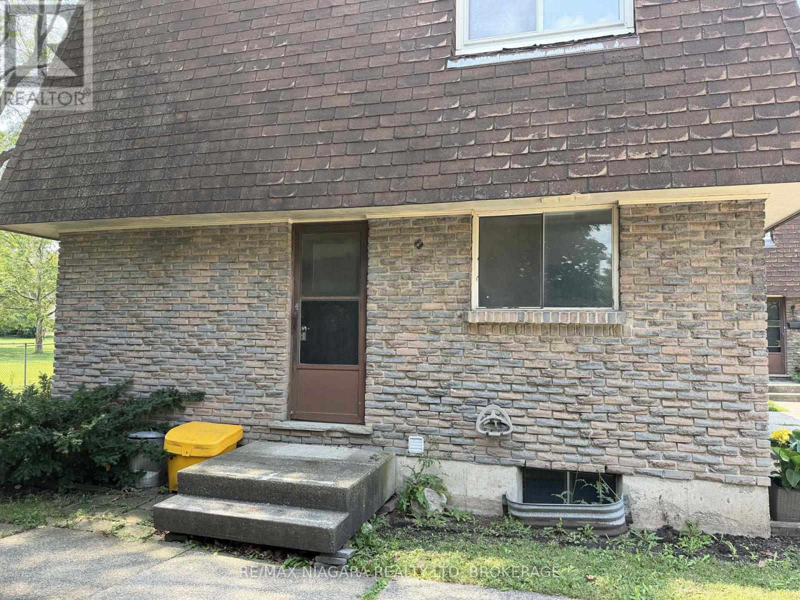 21 Woodlawn Unit 4
