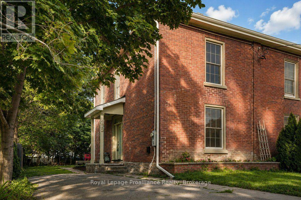 275 Charles