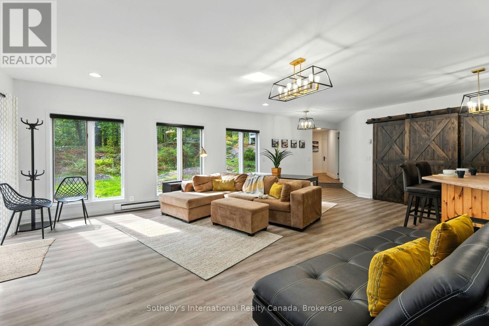 1060 North Kahshe Lake