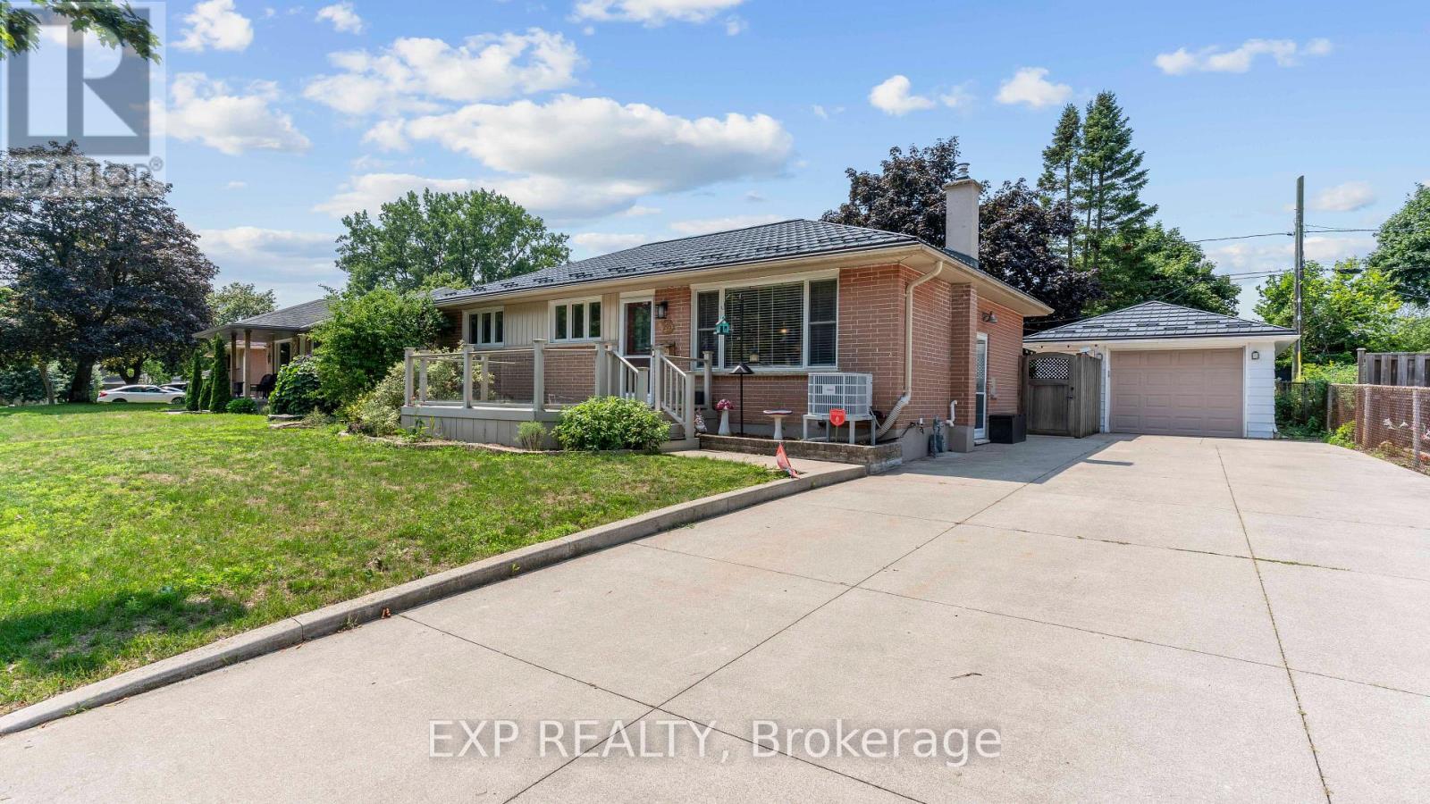 295 Tweedsmuir