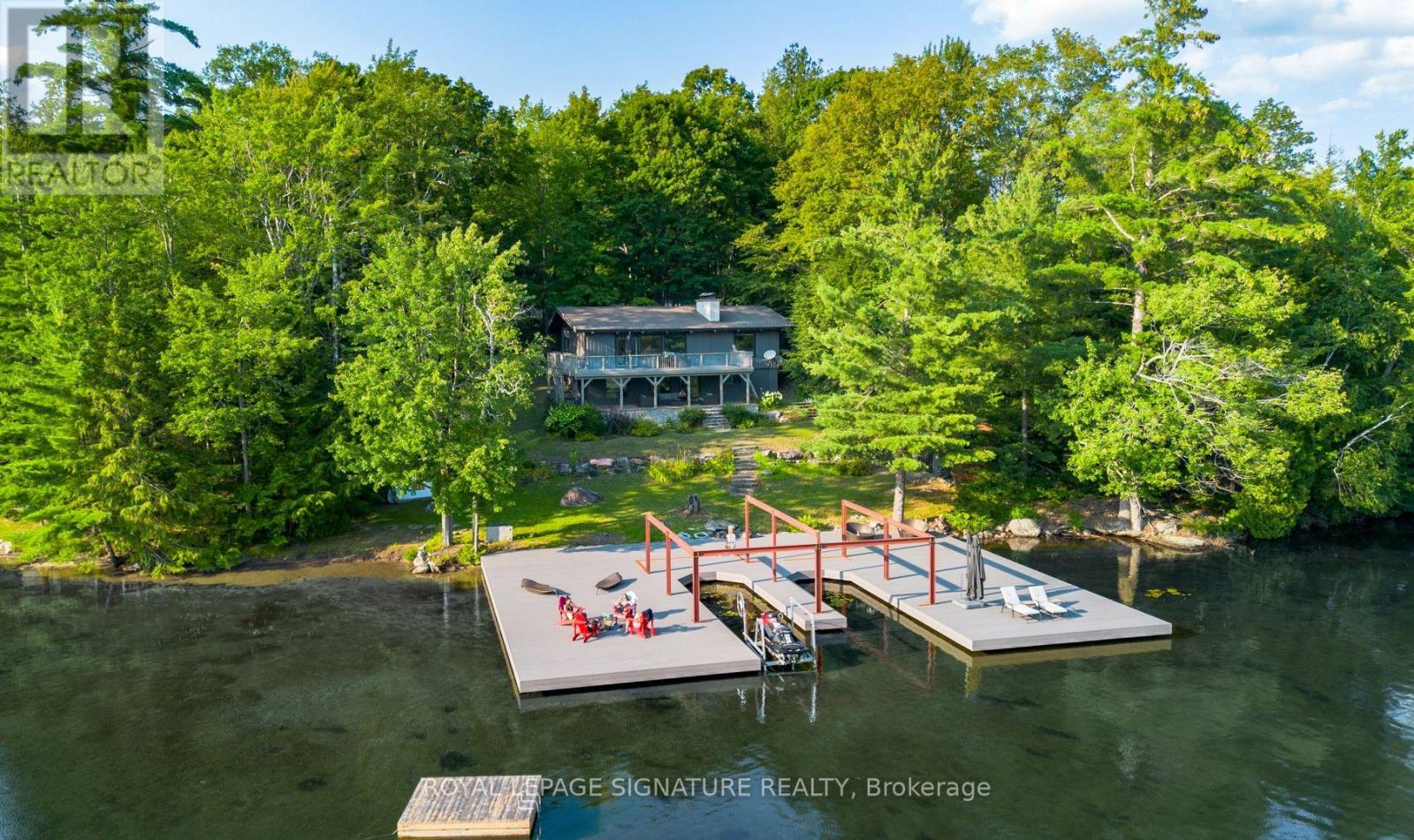 1216 Hamills Point