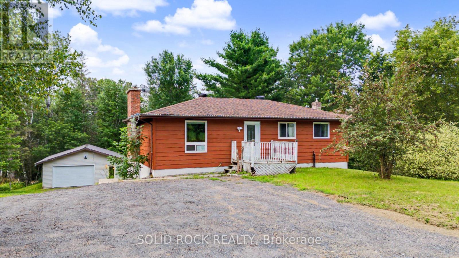 1372 VILLAGE photo 3