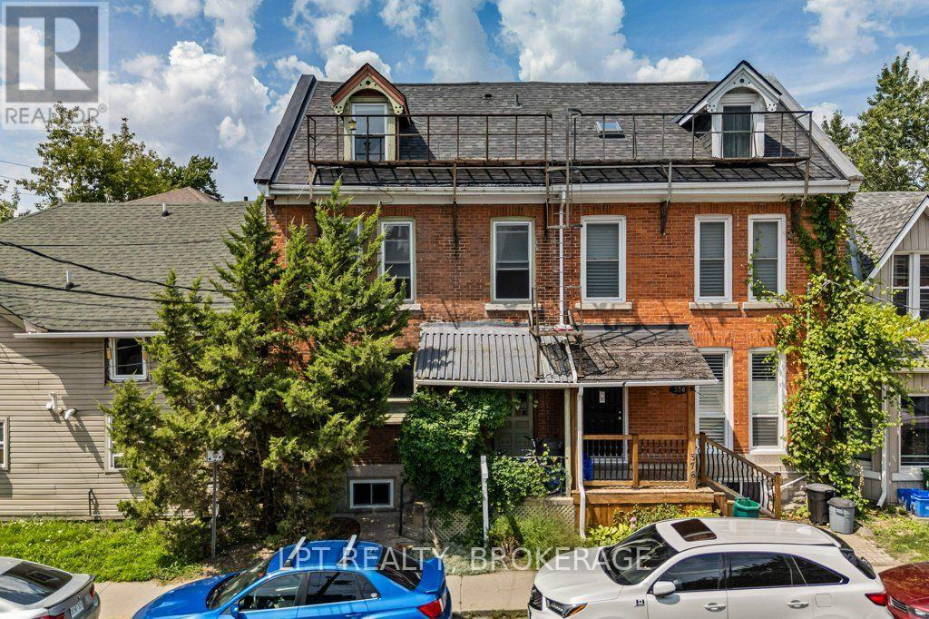 374 Barrie