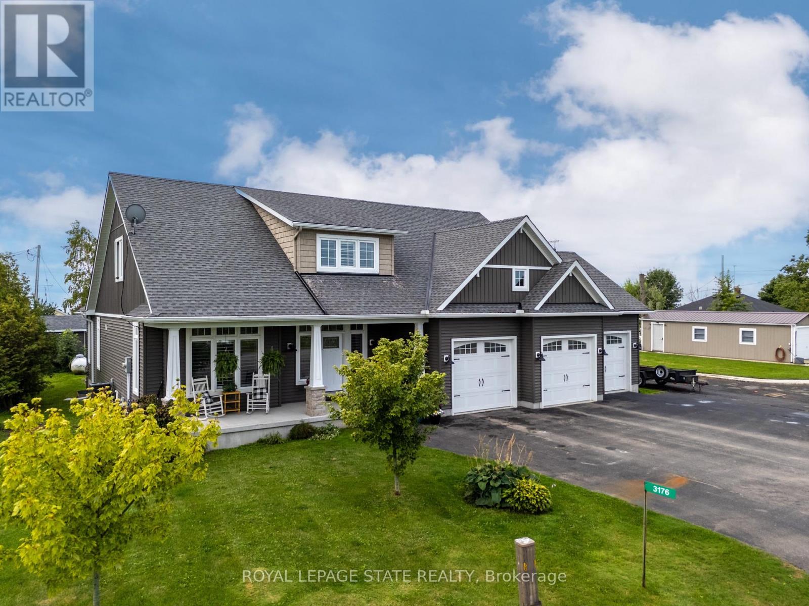 3176 Lakeshore