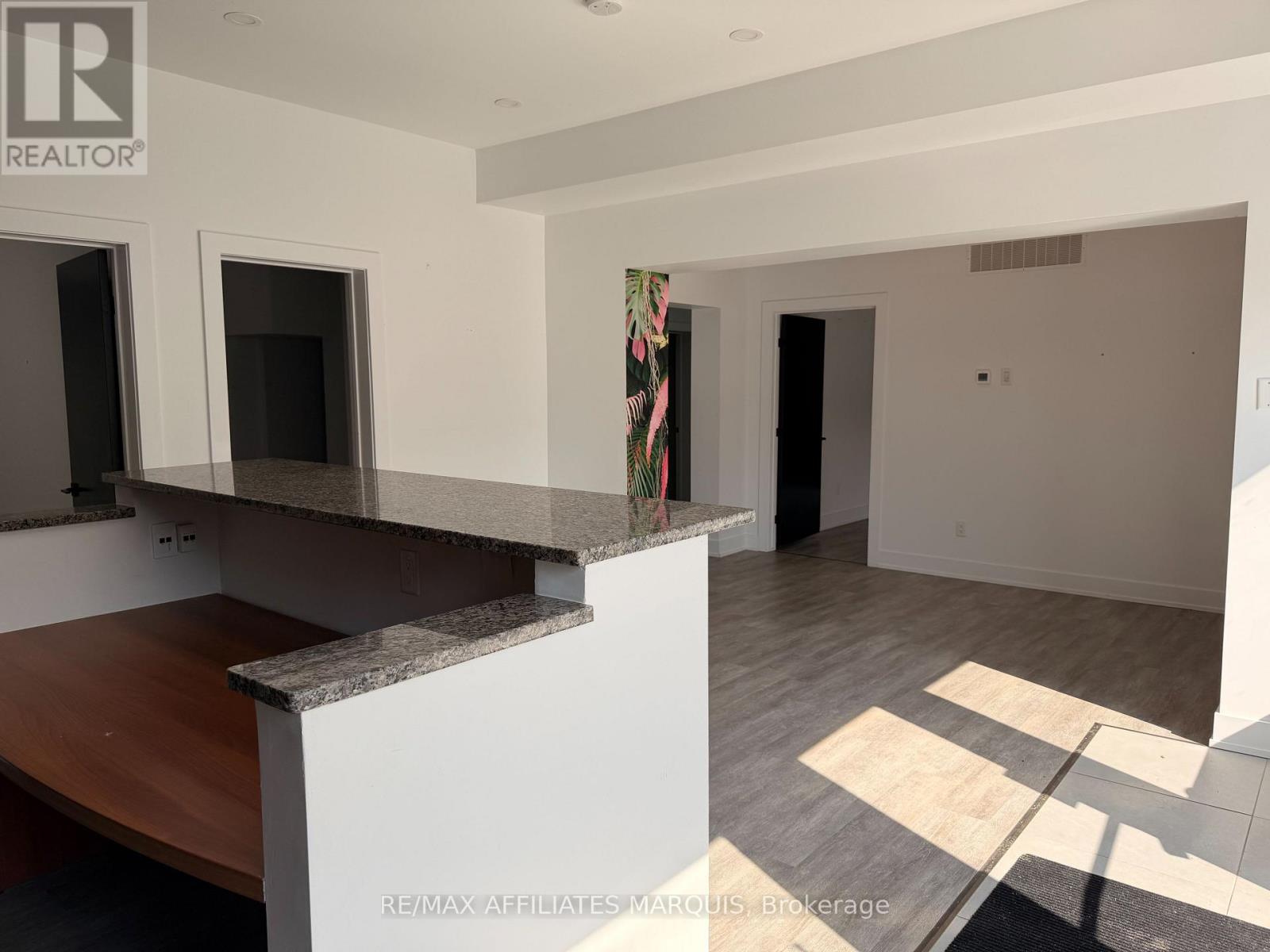 34 Market Unit 32