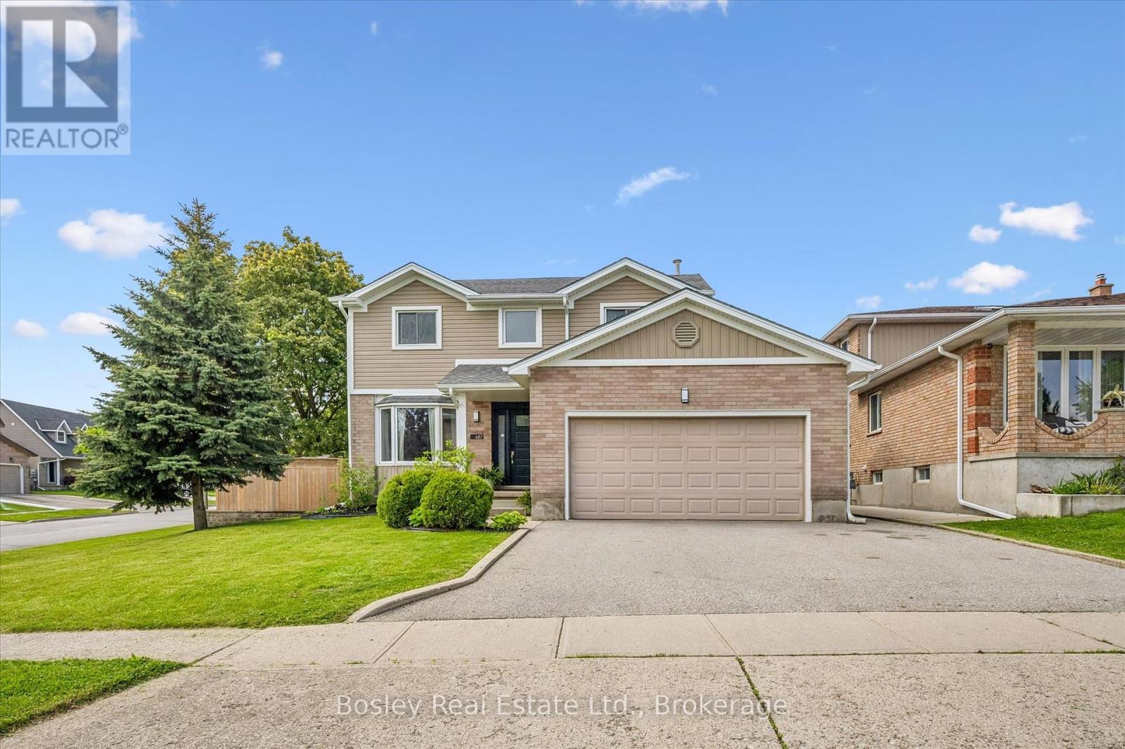 687 Champlain photo 2
