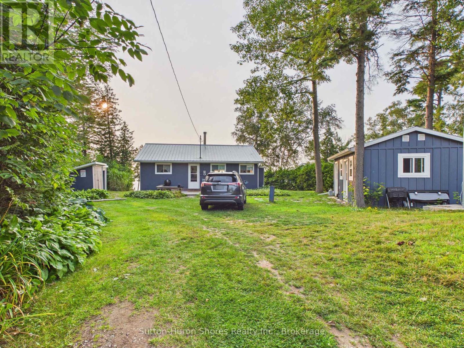 691 Bruce Road 13 photo 3