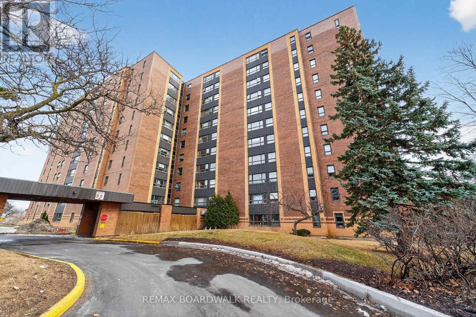 1356 Meadowlands Unit 407