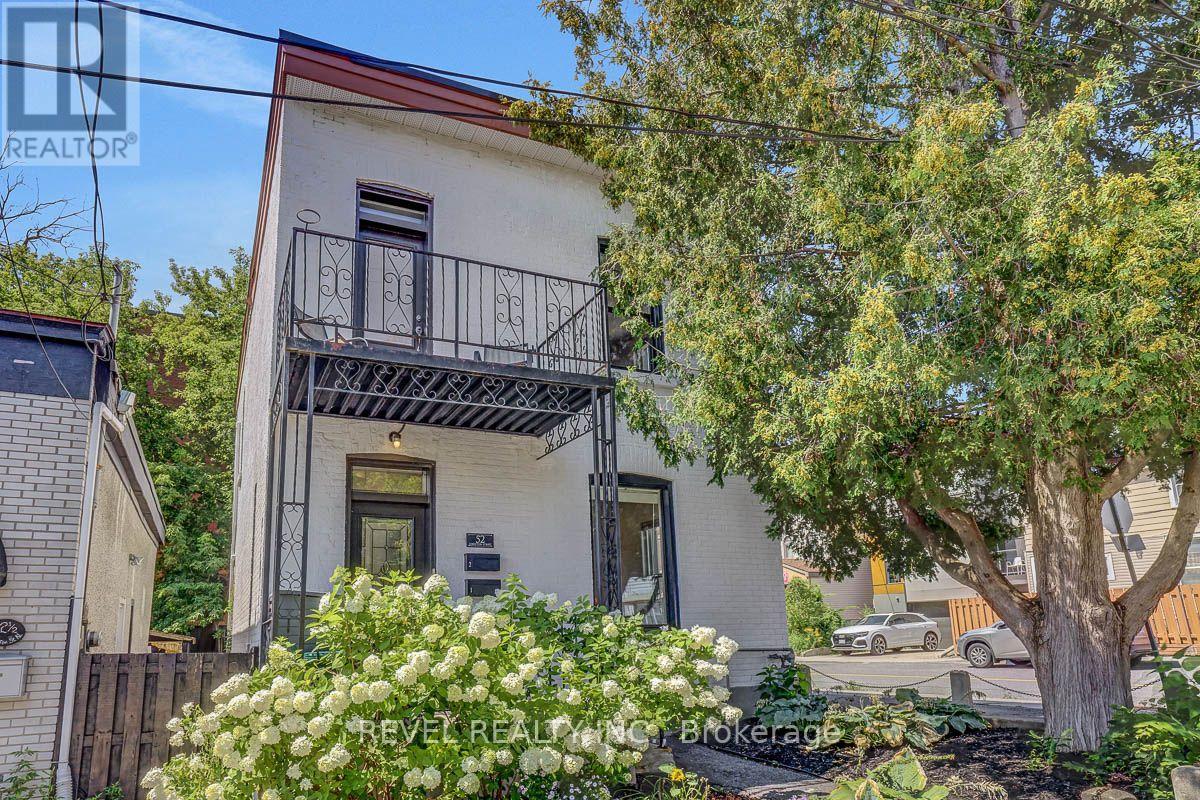52 Lebreton