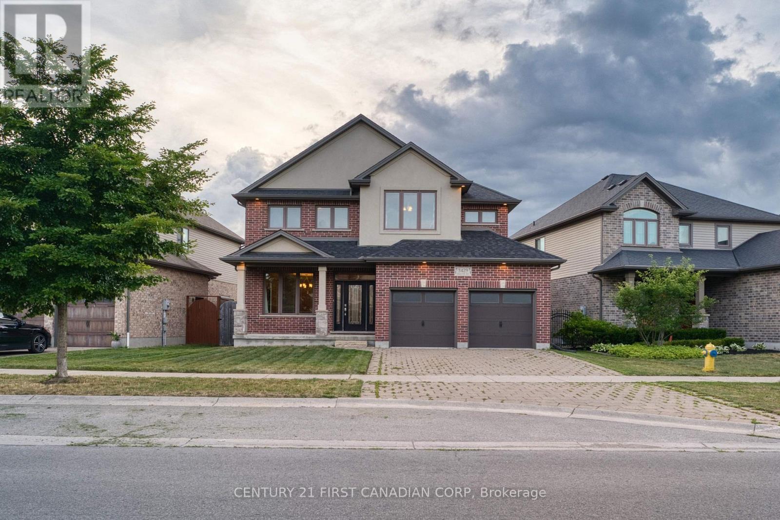 3429 Singleton photo 2