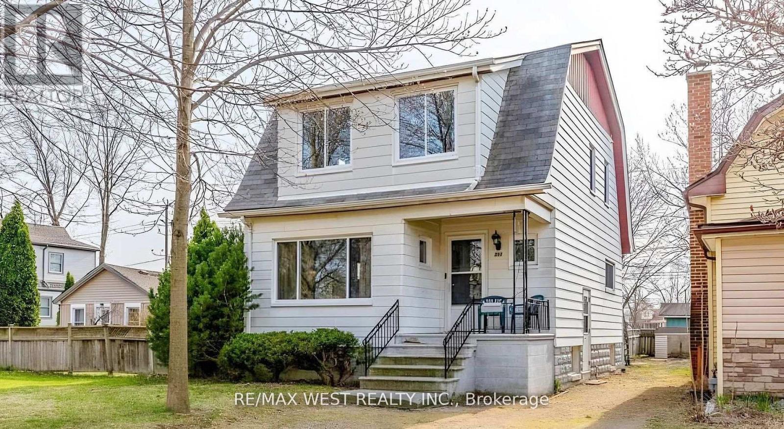959 Westminster
