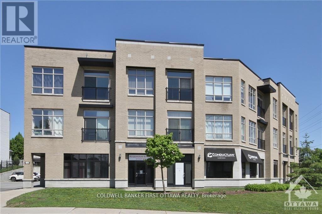 500 CLARIDGE Unit 205