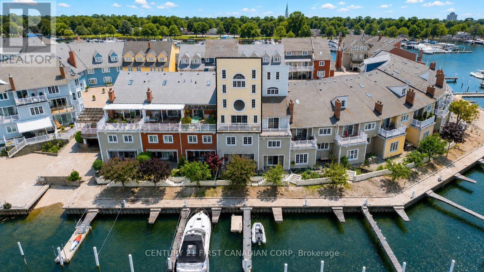 1500 Venetian Unit W45