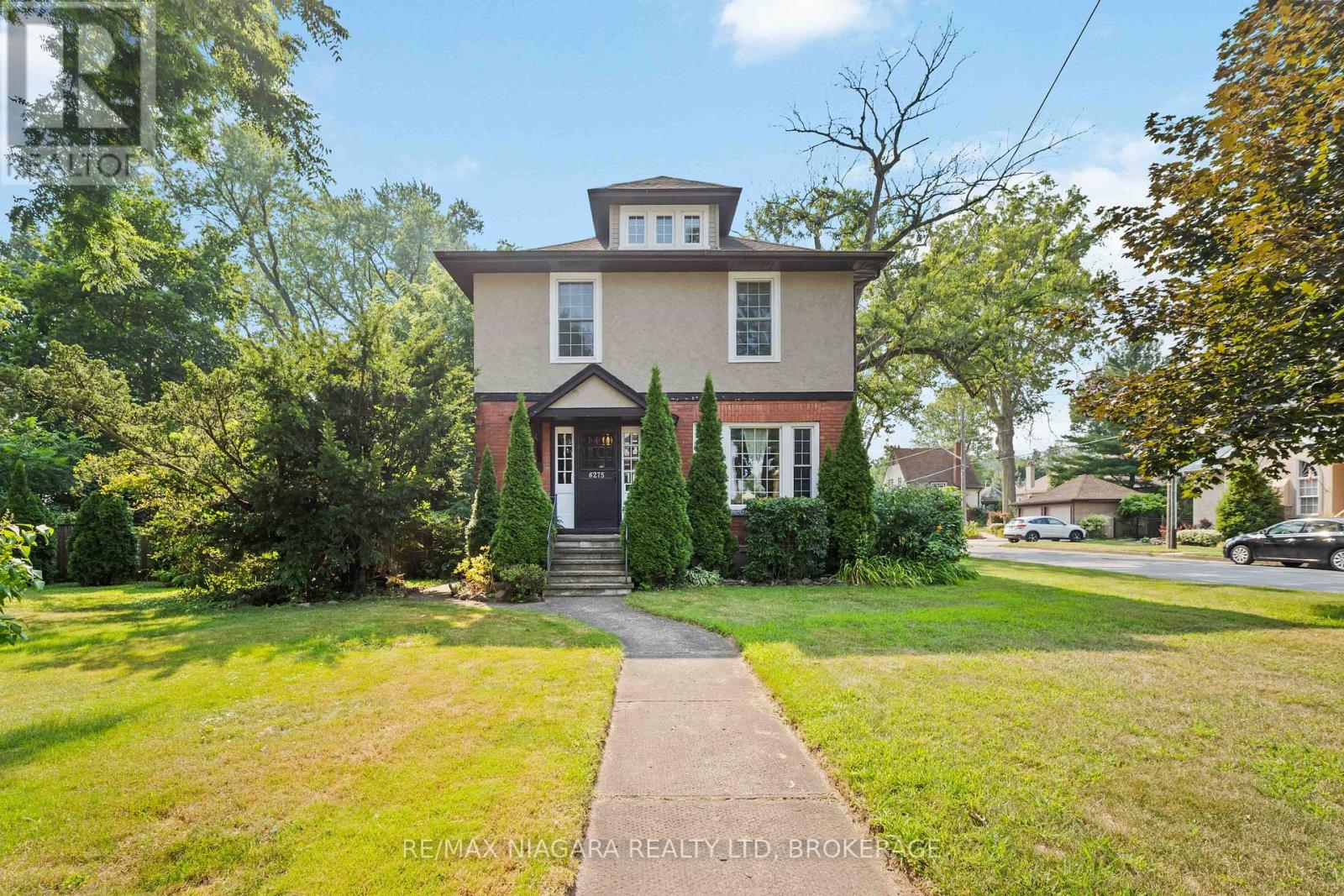 6275 Pine Grove