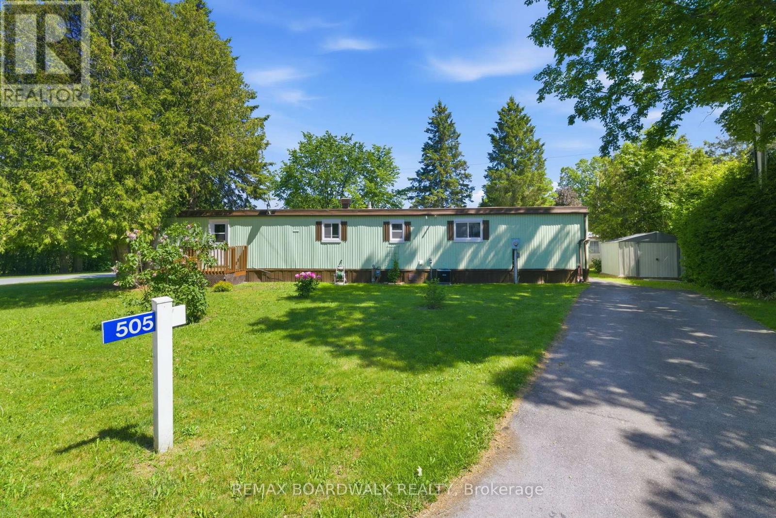 505 Maple Grove