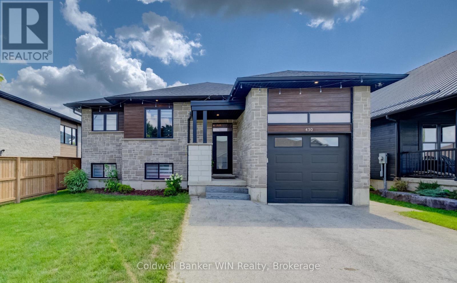 430 Wellington