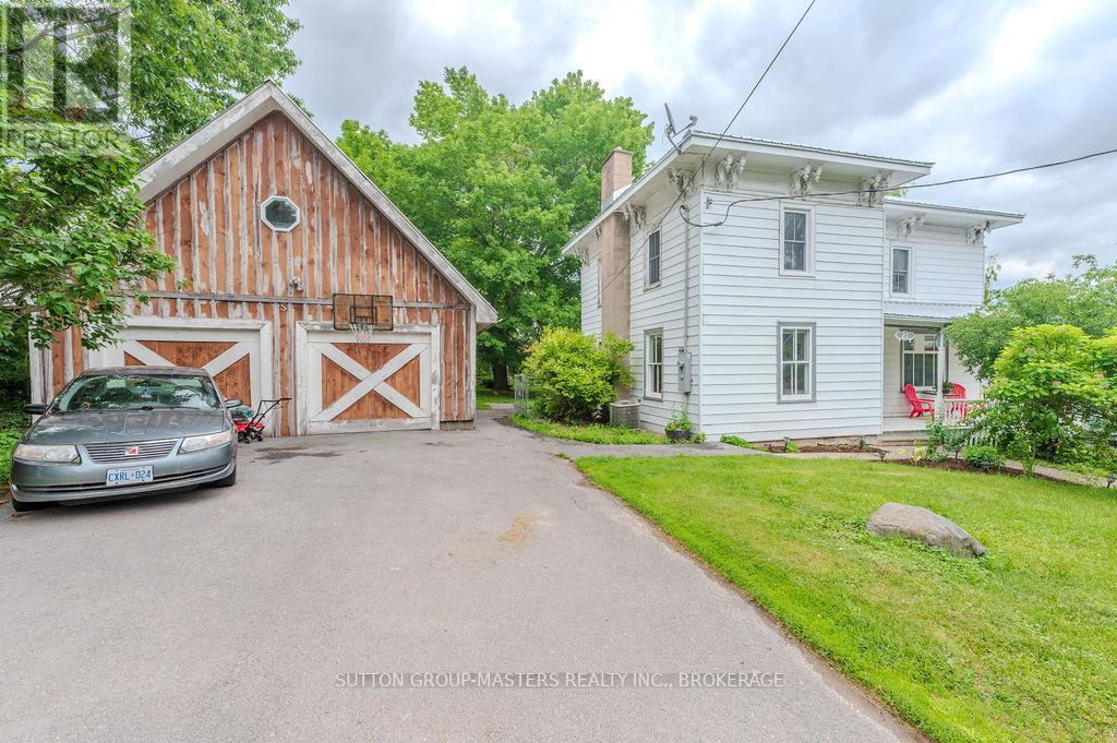 27 West photo 2