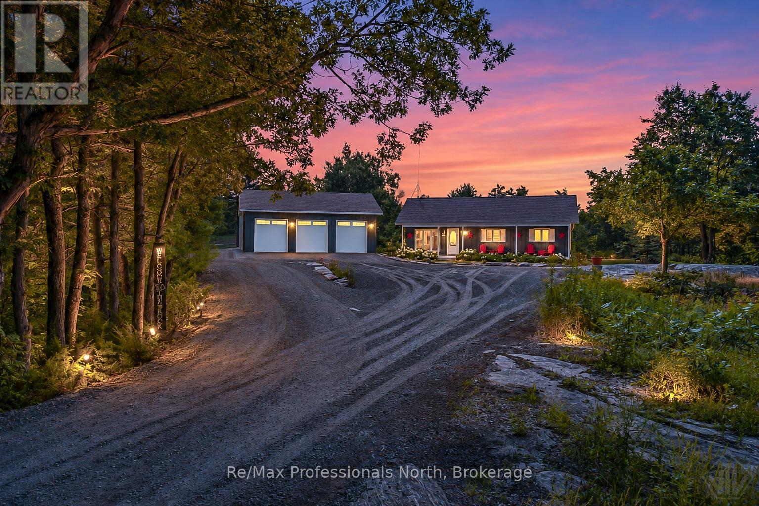 891 Peninsula photo 2