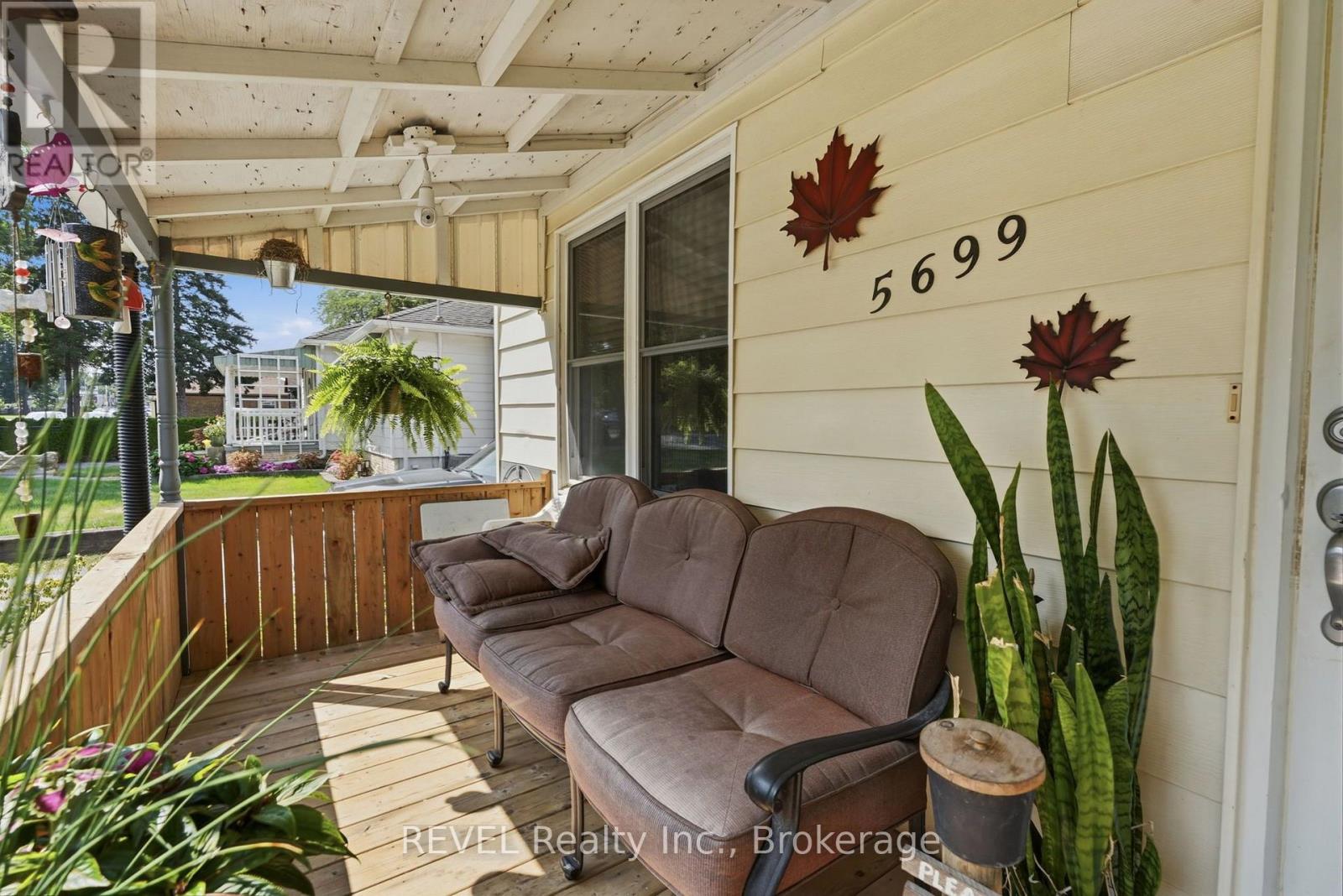 5699 Montrose photo 2