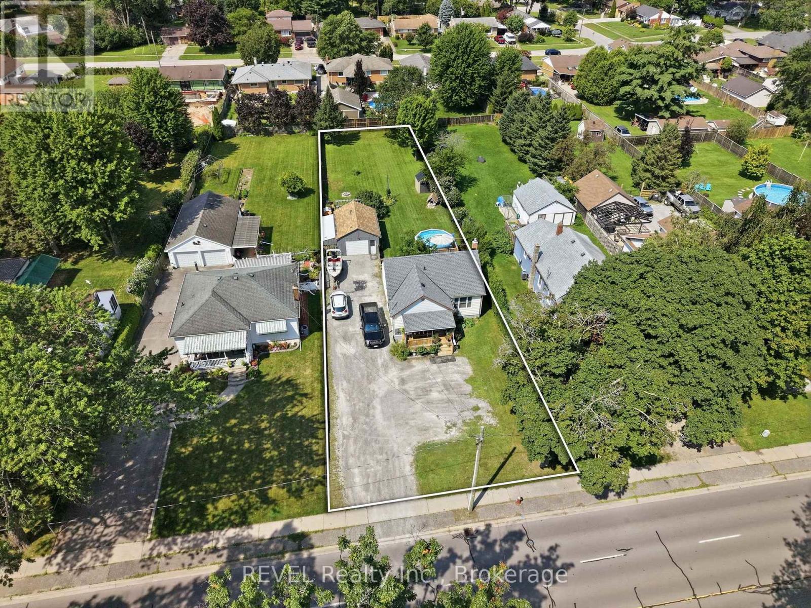 5699 Montrose photo 4
