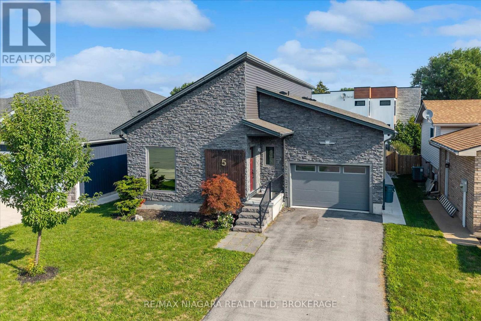 5 Heron Pointe