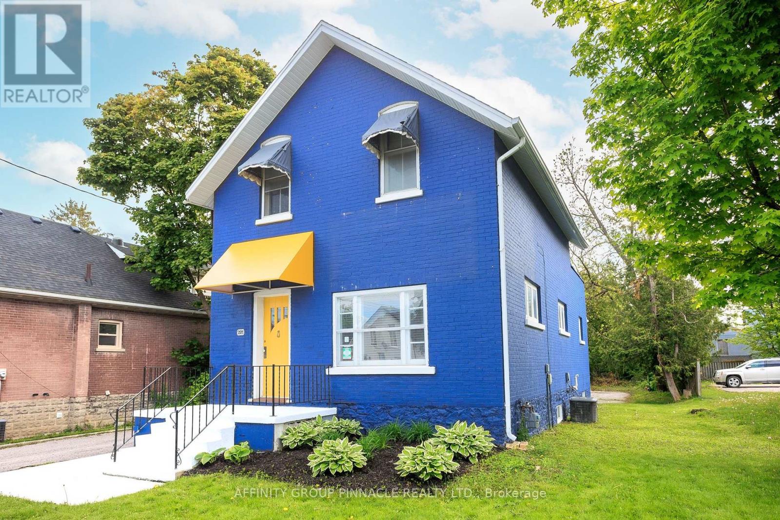 221 Kent