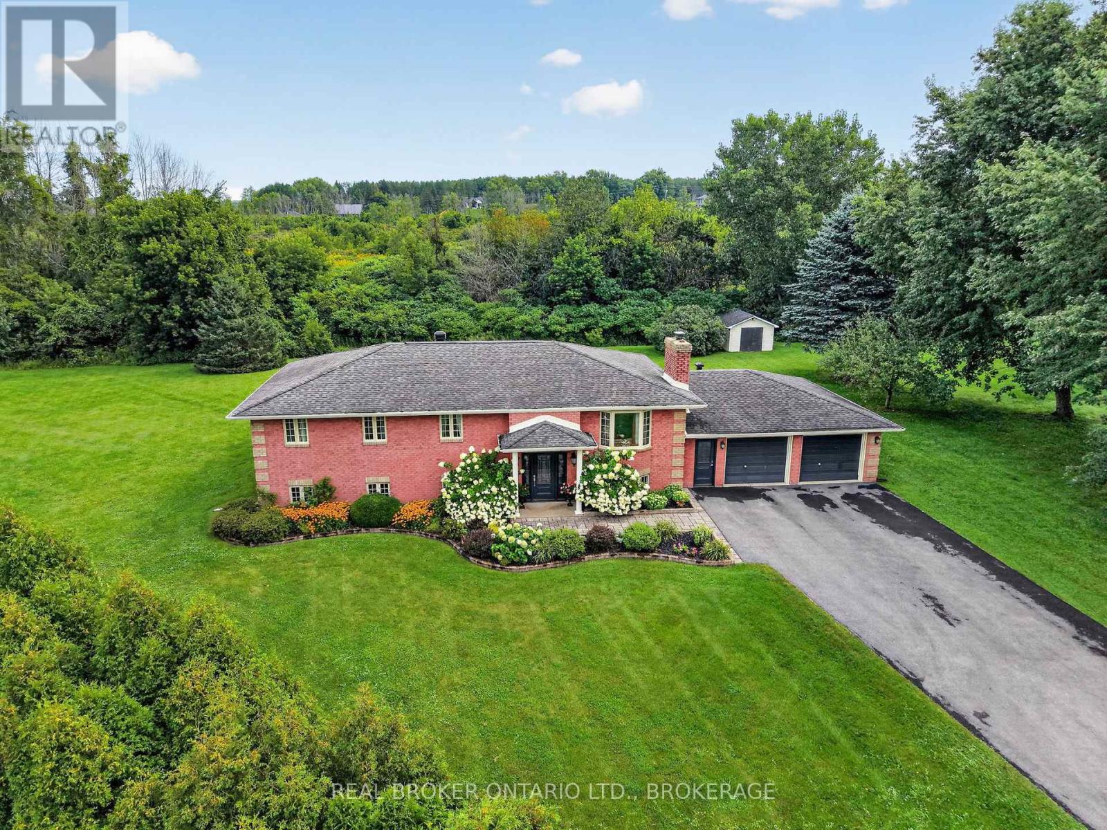 6495 Clifford photo 2