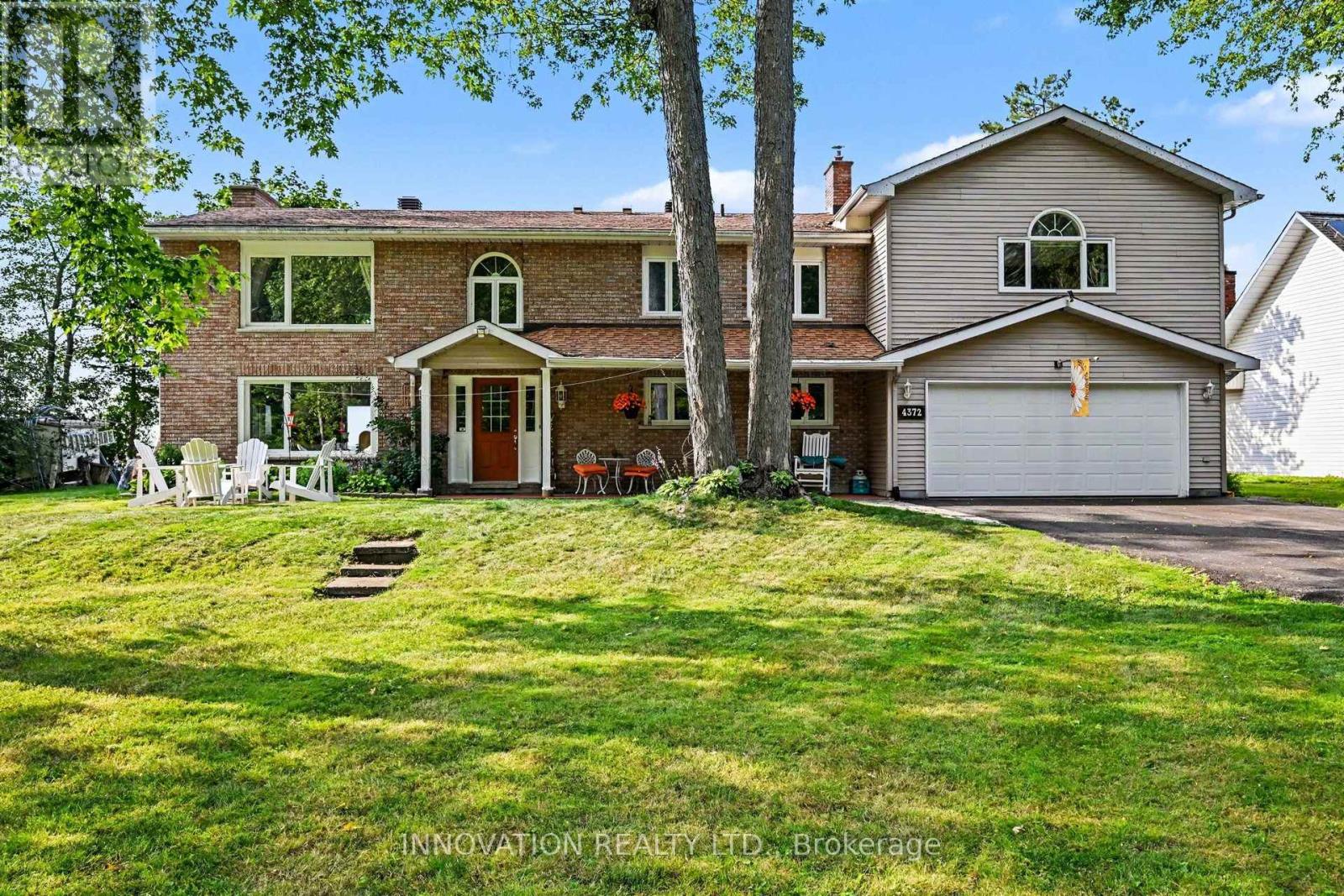 4372 Armitage photo 2