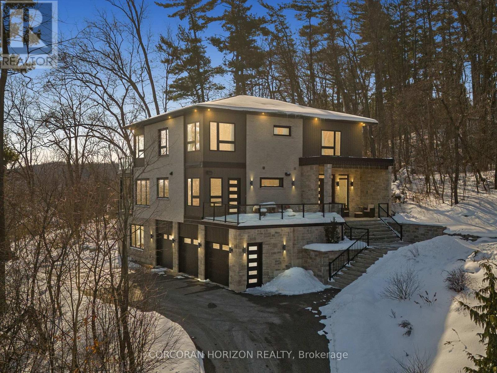 111 Grand Ridge