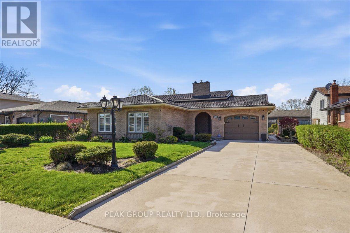 7402 Westfield photo 2