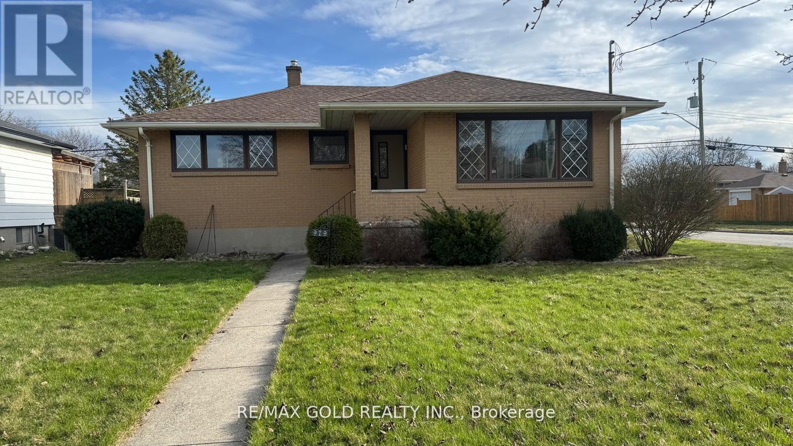979 Wellington
