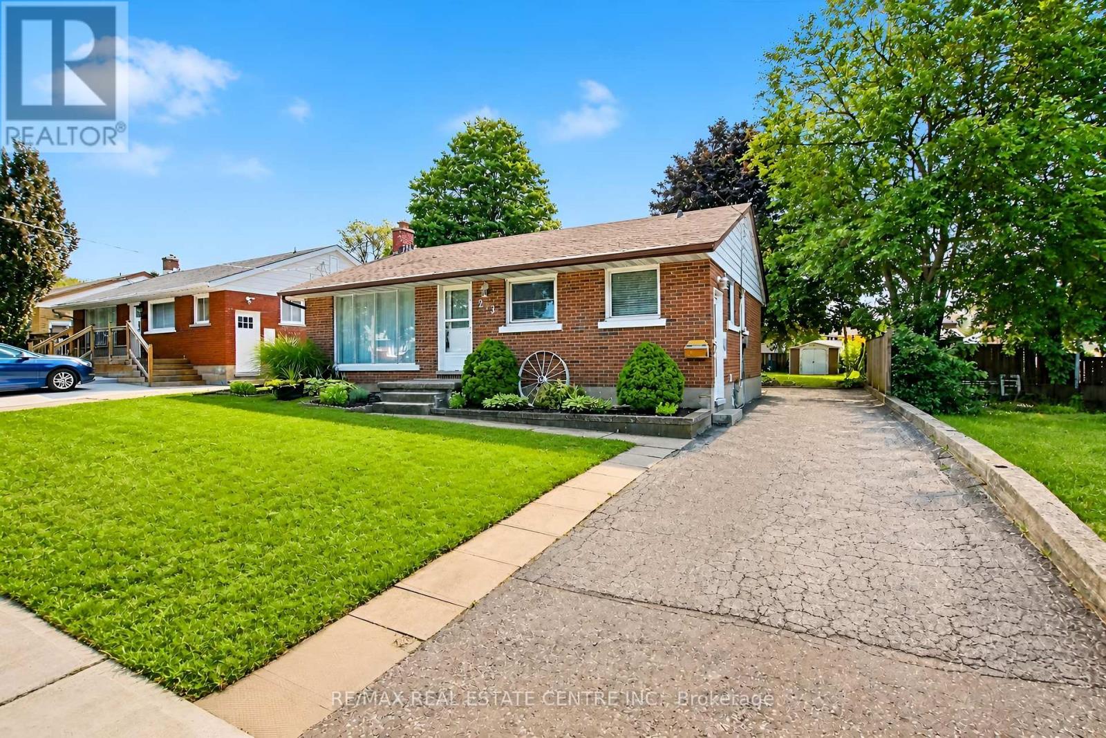 209 FRANKLIN photo 3