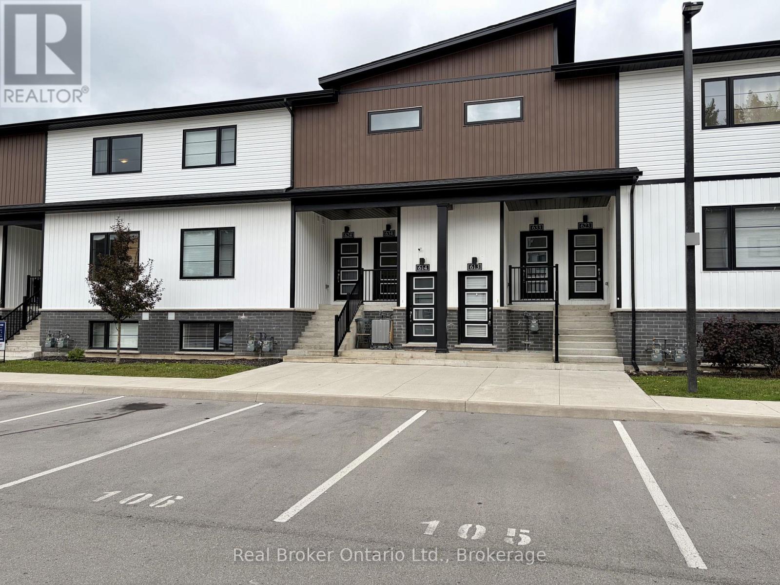 4263 Fourth Unit 613