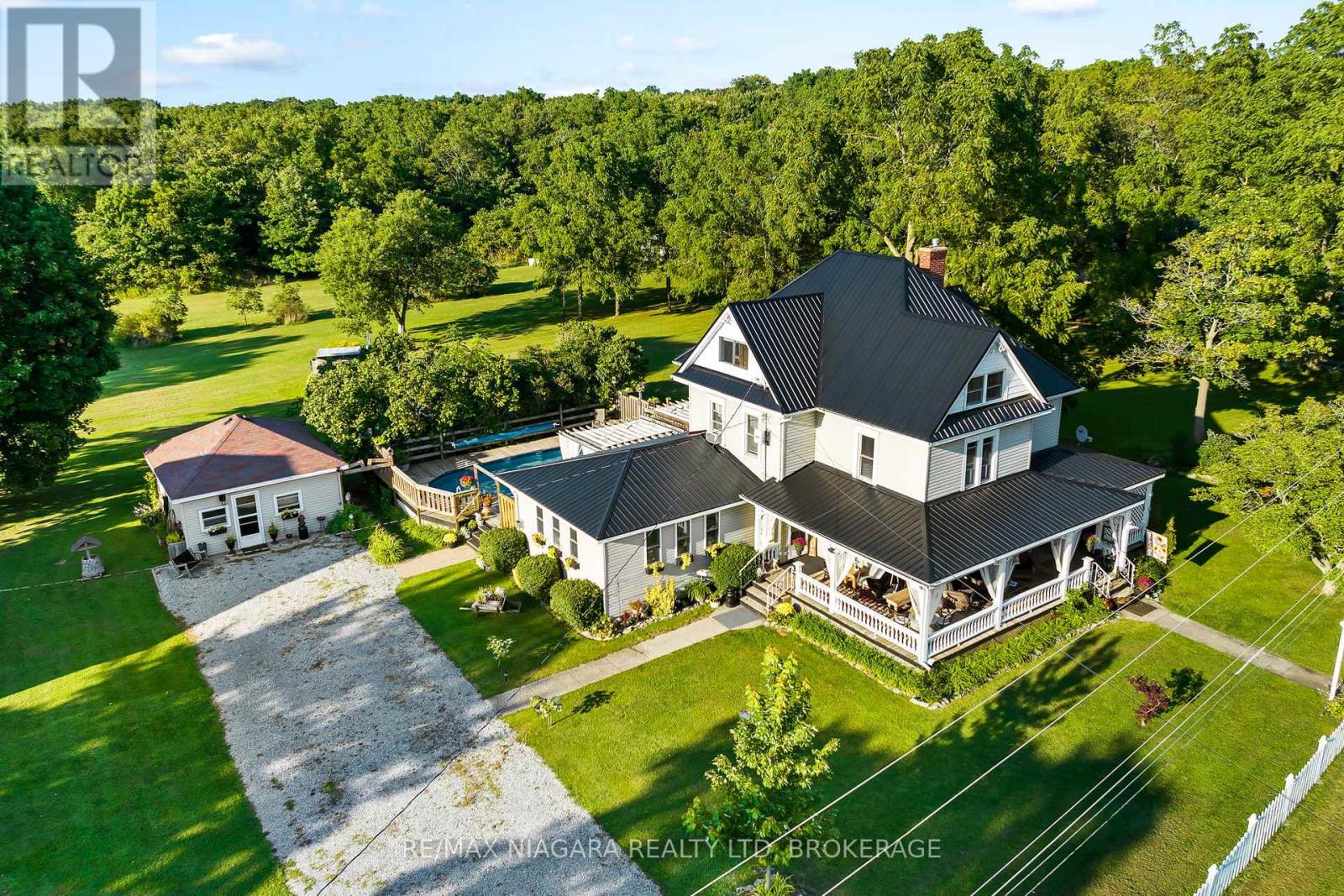 11562 Lakeshore