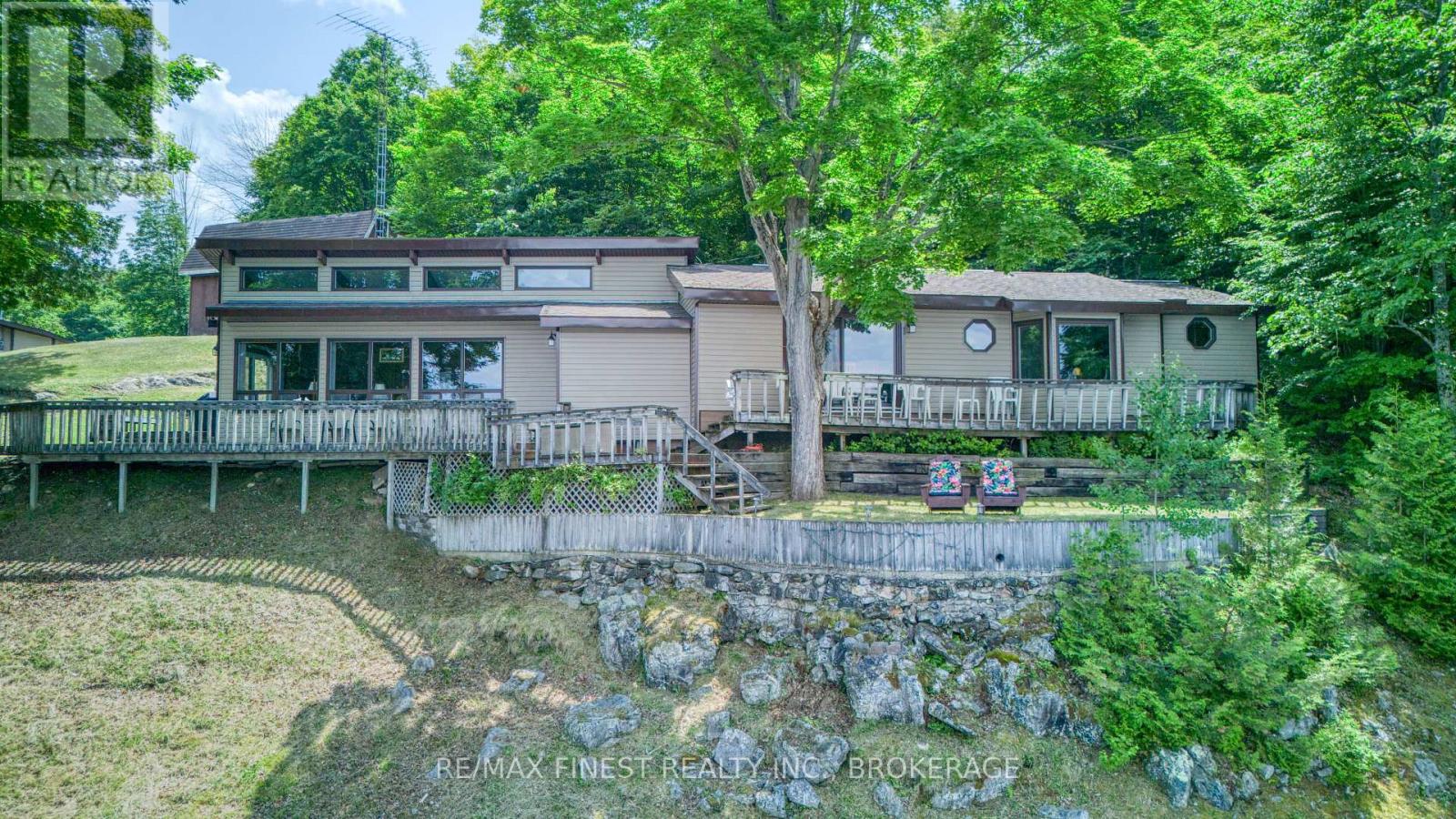 1182B Johnston