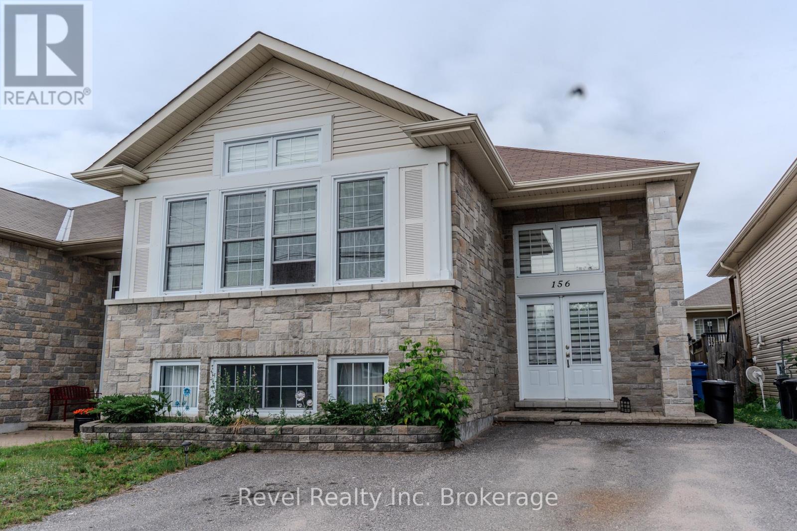 156 Greenwood
