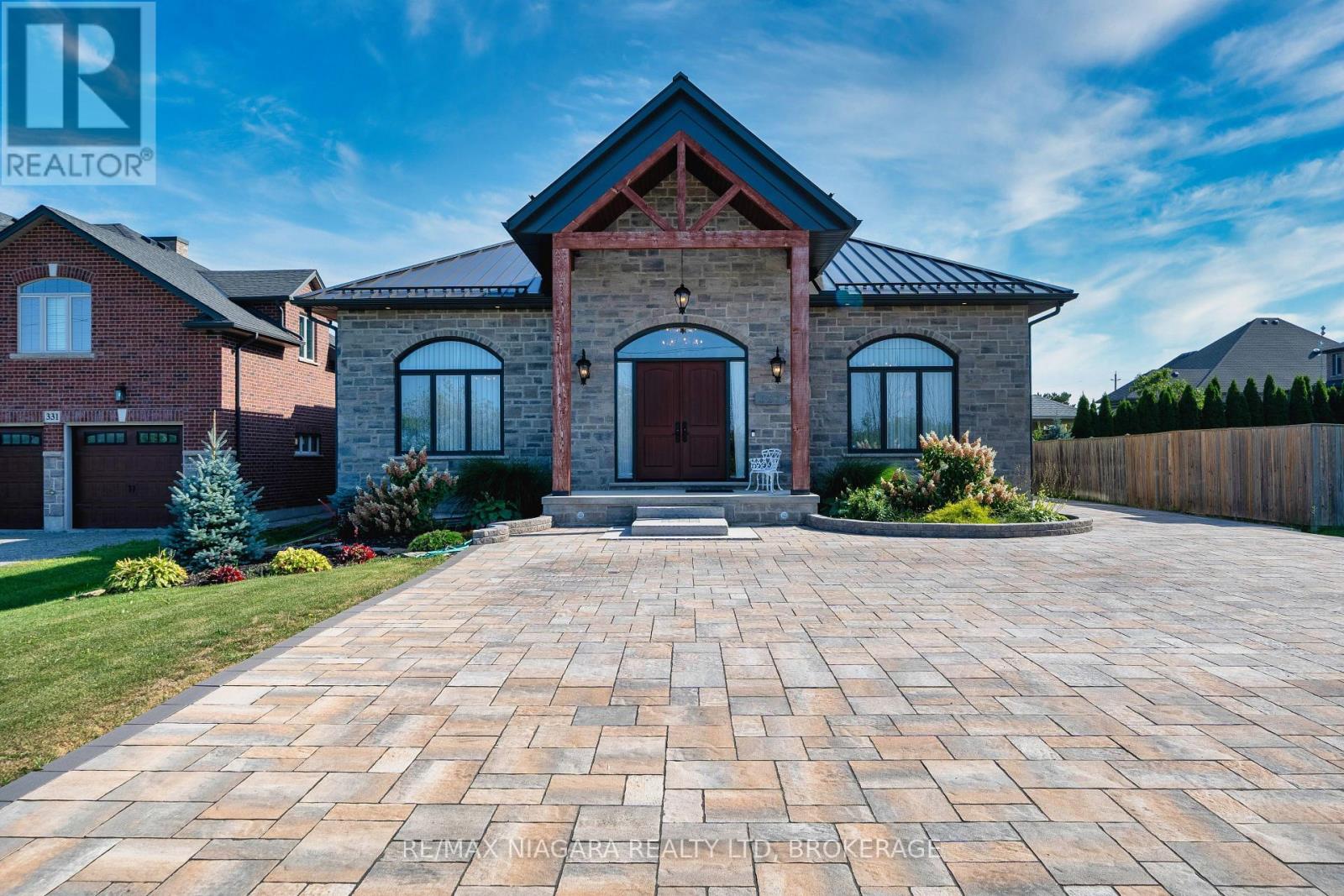327 Queenston