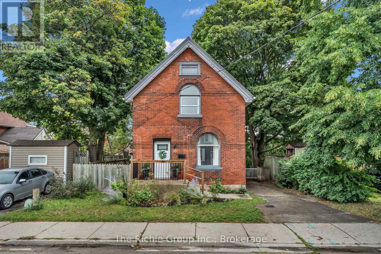 119 Brock