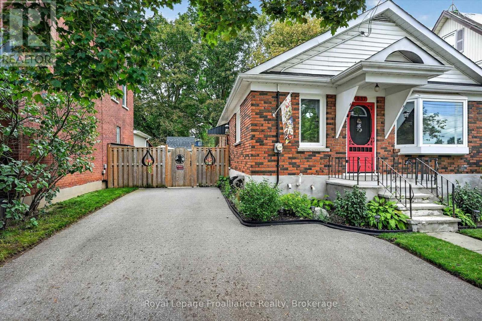 837 Sherburne