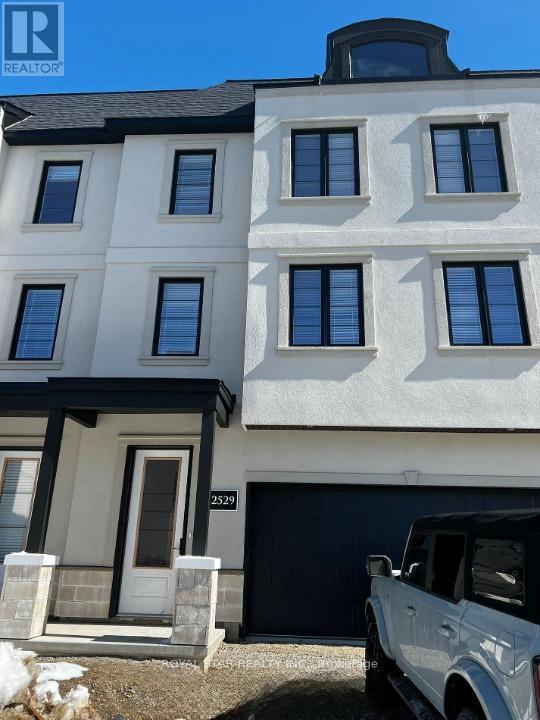 2529 Meadowlands Unit 32
