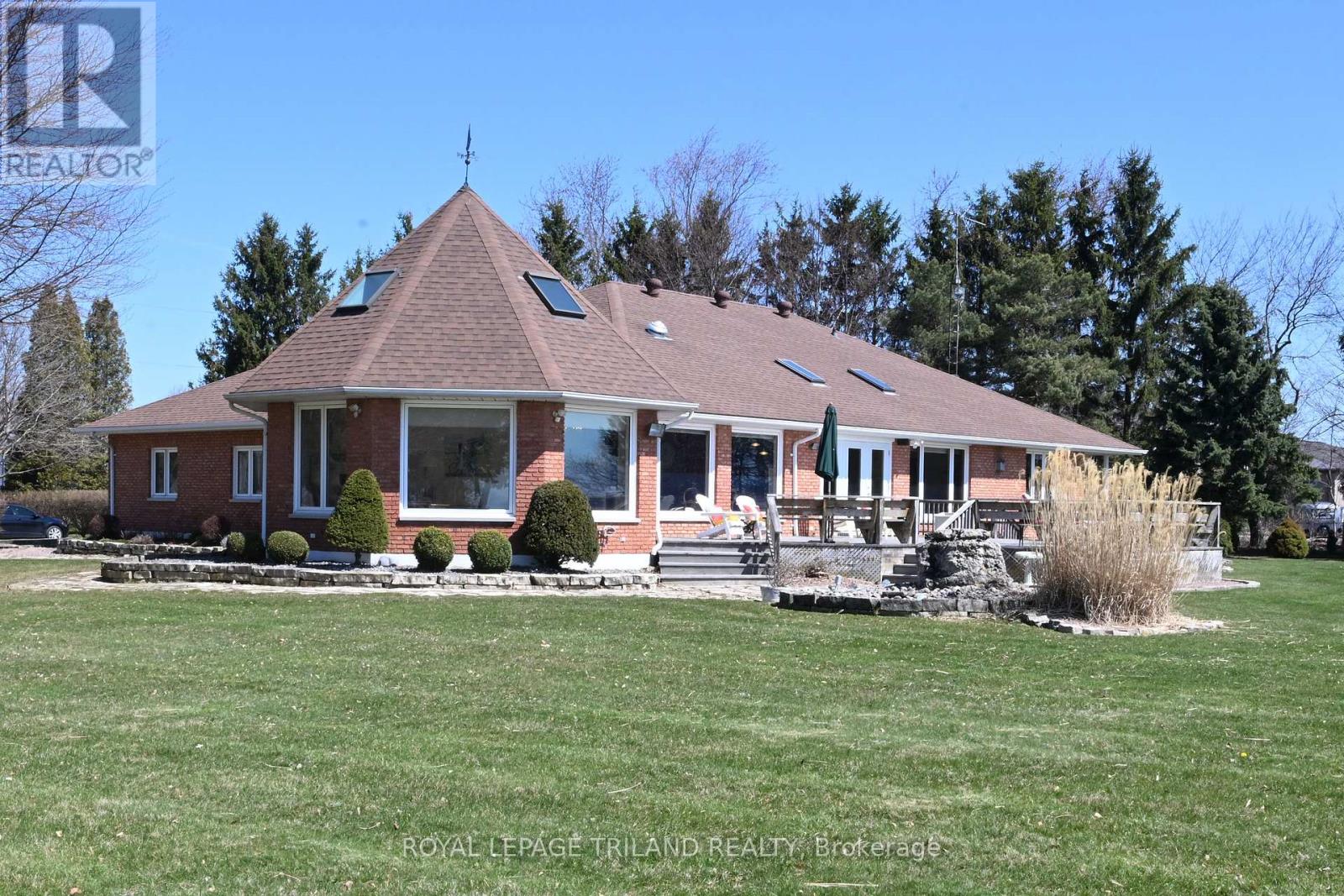 7154 Talbot photo 2