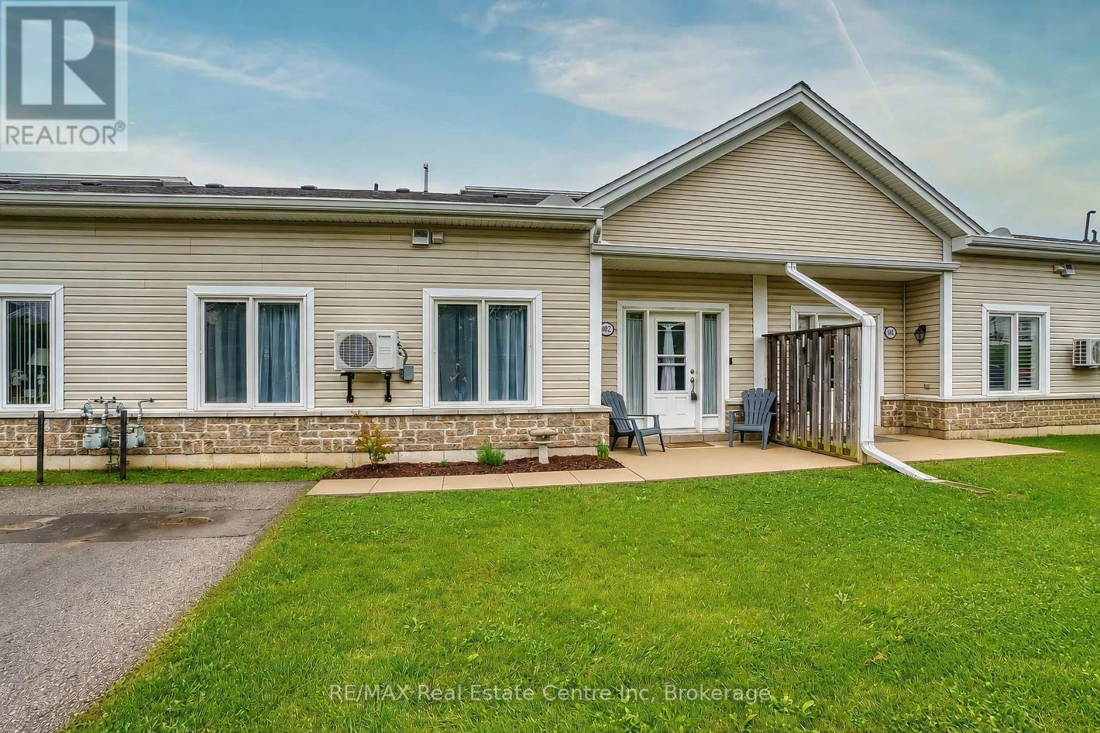 760 Woodhill Unit 102